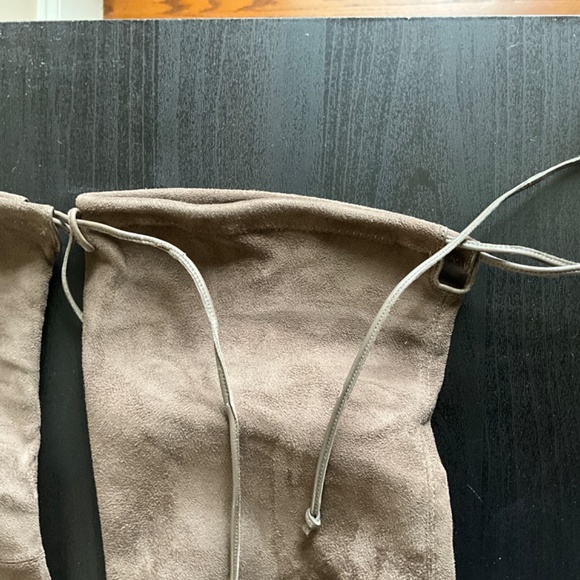 stuart weitzman  knee high suede boots  flat olive green size 7 - Picture 3 of 6